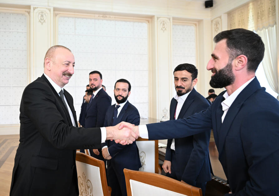 Президент Ильхам Алиев принял членов сборной Азербайджана, ставшей чемпионом мира по мини-футболу