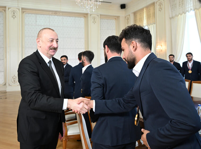 Президент Ильхам Алиев принял членов сборной Азербайджана, ставшей чемпионом мира по мини-футболу
