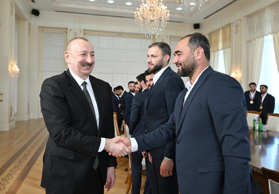 Президент Ильхам Алиев принял членов сборной Азербайджана, ставшей чемпионом мира по мини-футболу