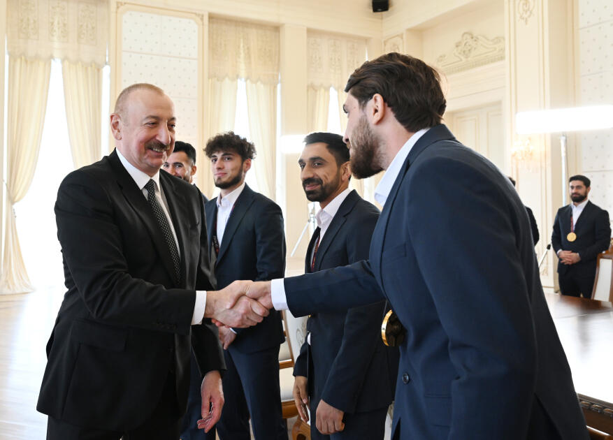 Президент Ильхам Алиев принял членов сборной Азербайджана, ставшей чемпионом мира по мини-футболу