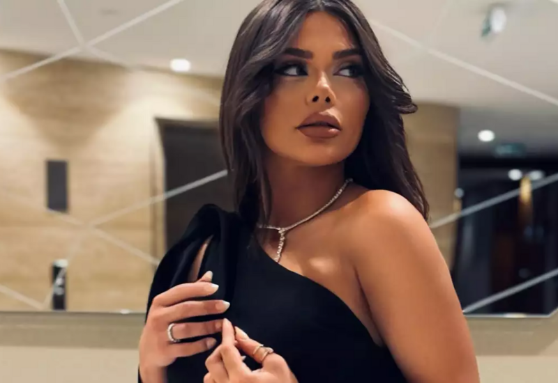 Aysun qızının üzünü göstərdi