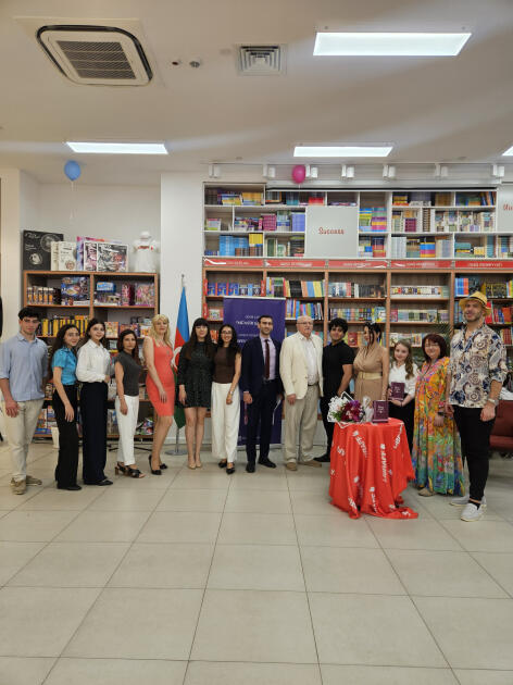 В Баку прошла презентация книги «Эпоха Рифмы»