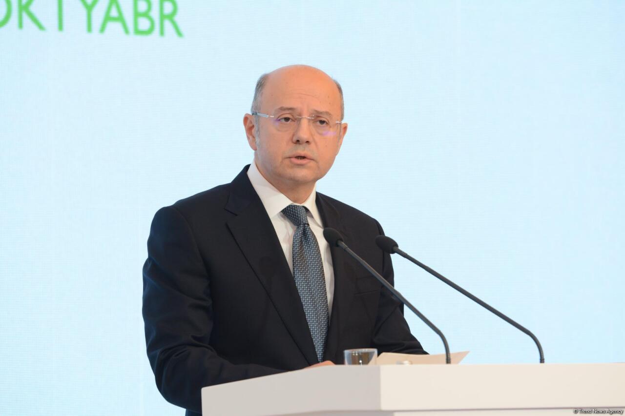 Qarşıdakı iki il ərzində Azərbaycanda 10 günəş və külək elektrik stansiyası istismara veriləcək