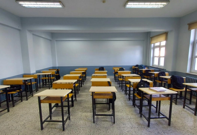 Azərbaycanda 64 məktəb bağlandı