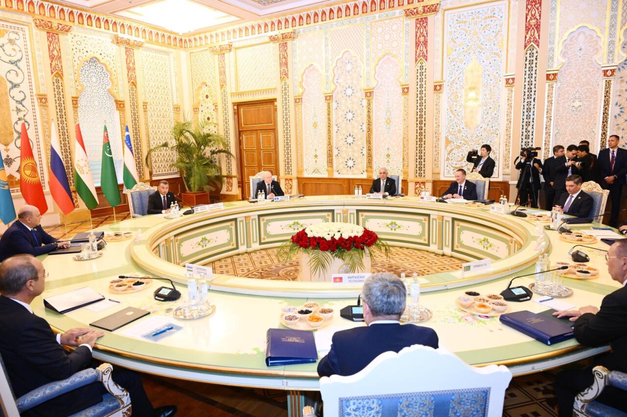 Əli Əsədov Düşənbədə MDB Hökumət Başçıları Şurasının iclasında iştirak edib