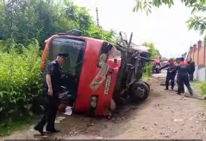 В России перевернулся автобус с детьми