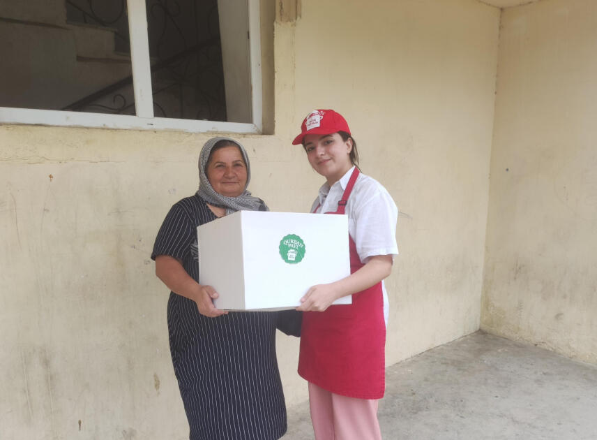 Heydər Əliyev Fondunun vitse-prezidenti Leyla Əliyevanın təşəbbüsü ilə ailələrə qurban paylarının çatdırılması davam edir