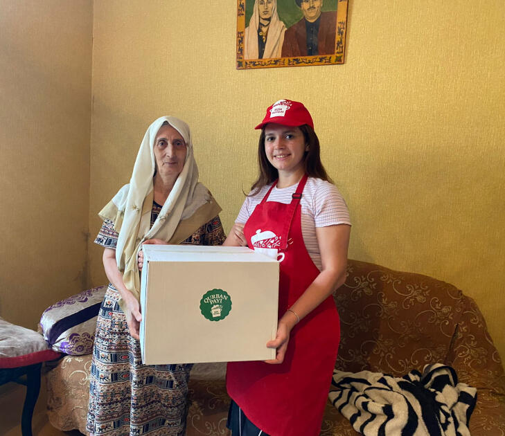 Heydər Əliyev Fondunun vitse-prezidenti Leyla Əliyevanın təşəbbüsü ilə ailələrə qurban paylarının çatdırılması davam edir