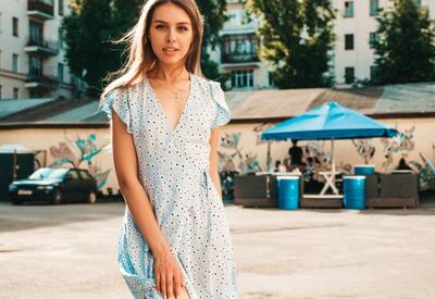 Как превратить простое платье в роскошное?