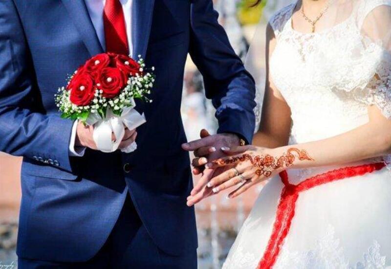 Toyda uşaq bəyin "gözünü çıxartdı"
