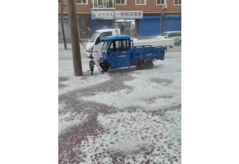 Град накрыл китайскую провинцию