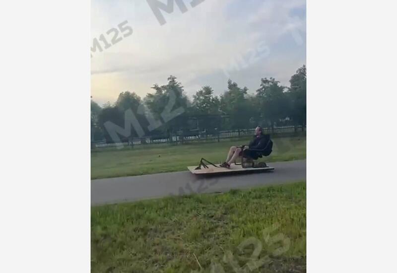 Москвич устроил заезд на двери от шкафа