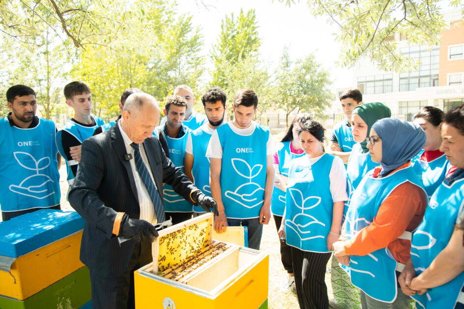 Heydər Əliyev Fondunun vitse-prezidenti Leyla Əliyevanın təşəbbüsü ilə Xızı rayonunda keçirilən “Gənc arıçı” layihəsinin təlim mərhələsi yekunlaşıb