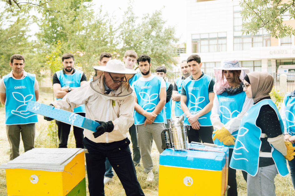 Heydər Əliyev Fondunun vitse-prezidenti Leyla Əliyevanın təşəbbüsü ilə Xızı rayonunda keçirilən “Gənc arıçı” layihəsinin təlim mərhələsi yekunlaşıb