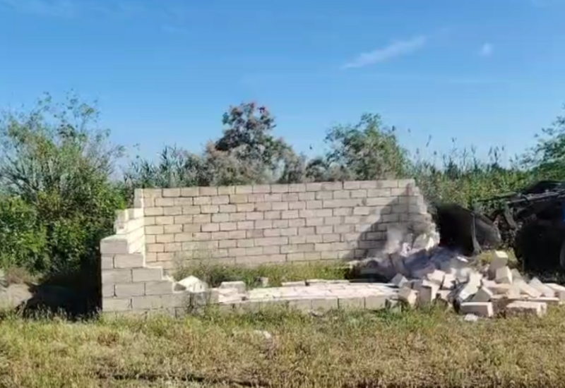 В Имишли снесли незаконное строение