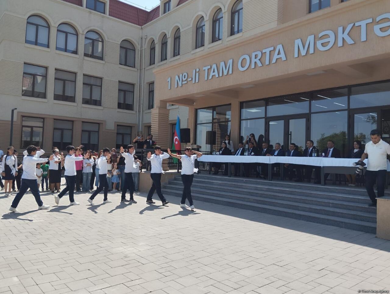 В Шуше впервые за 34 года прозвенел "Последний звонок"