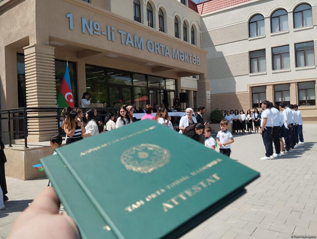В Шуше впервые за 34 года прозвенел "Последний звонок"