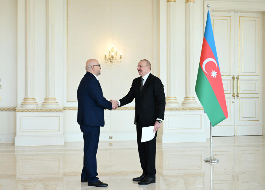 Президент Ильхам Алиев принял верительные грамоты новоназначенного посла Палестины в Азербайджане