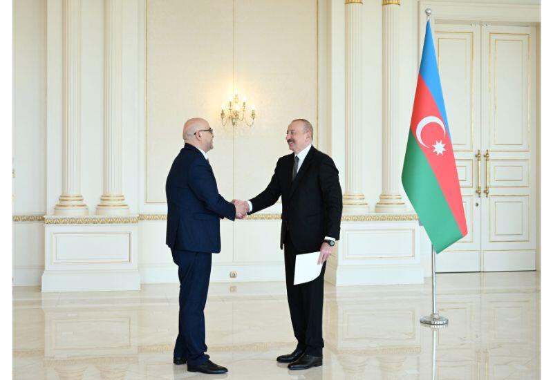 Президент Ильхам Алиев принял верительные грамоты новоназначенного посла Палестины в Азербайджане