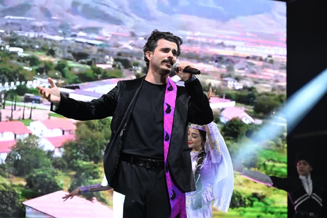 Heydər Əliyev Mərkəzinin parkında Milli Qurtuluş Günü münasibəti ilə konsert olub