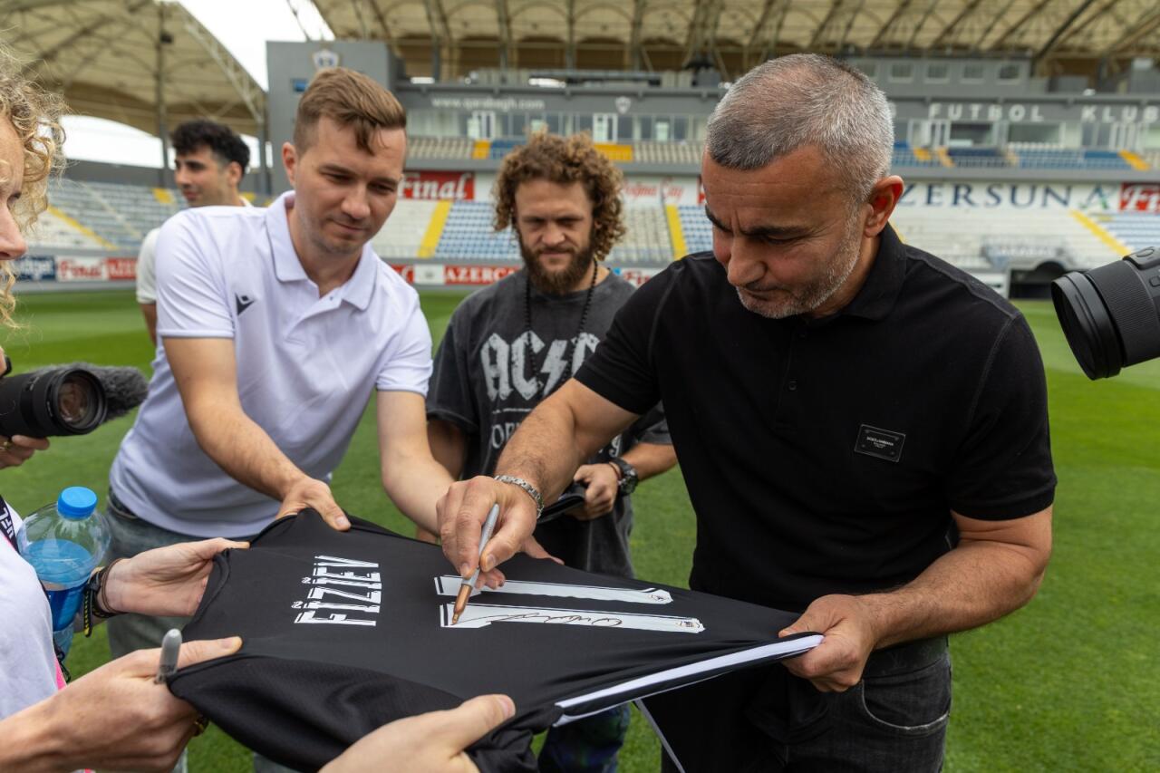 "Qarabağ" UFC-ni qarşıladı - Rafael Fiziev Ağdam klubunun stadionunda