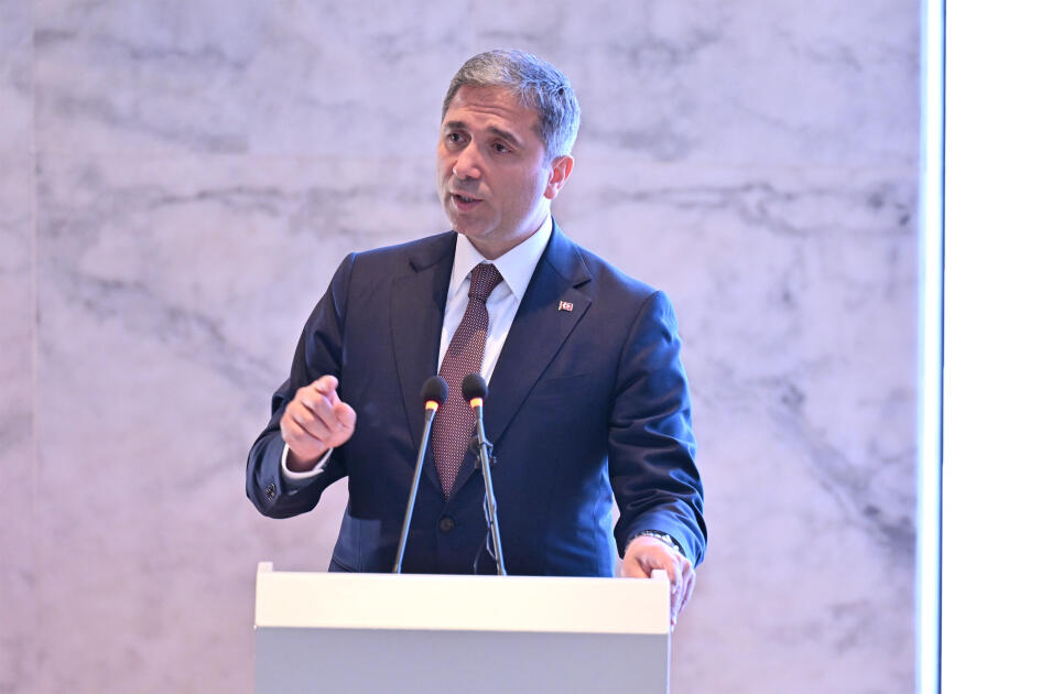 Şuşada “Yeni dünya nizamı: geosiyasi aspektlər və qlobal çağırışlar” mövzusunda beynəlxalq konfrans keçirilib