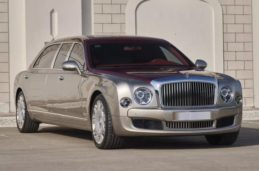 Один из 12 эпических лимузинов Bentley Mulsanne пустят с молотка