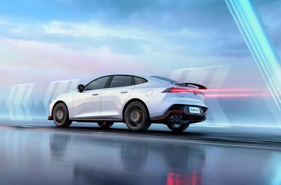 Changan полностью рассекретил новое поколение лифтбека Uni-V
