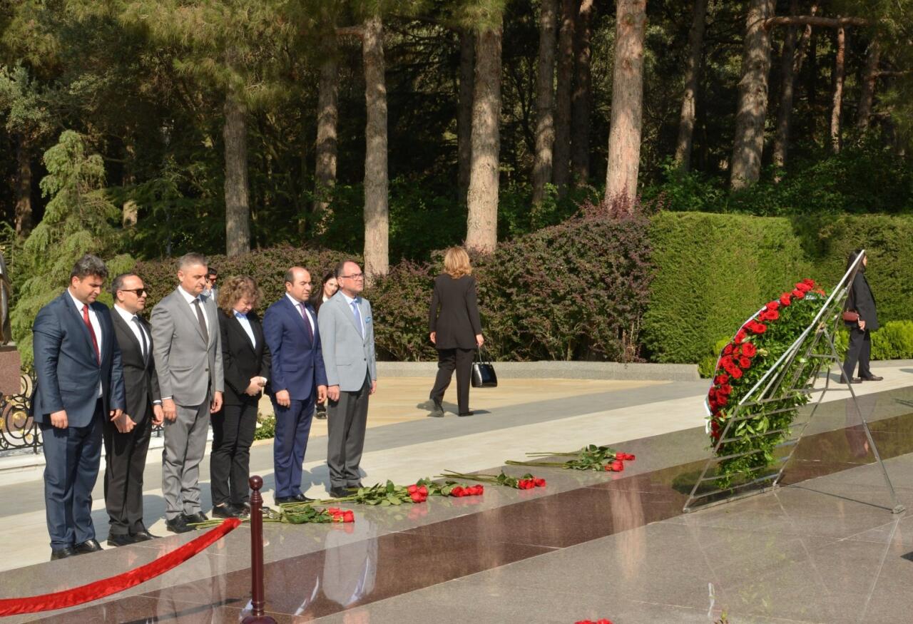Bolqarıstan Milli Assambleyasının sədri Fəxri xiyabanı və Zəfər parkını ziyarət edib