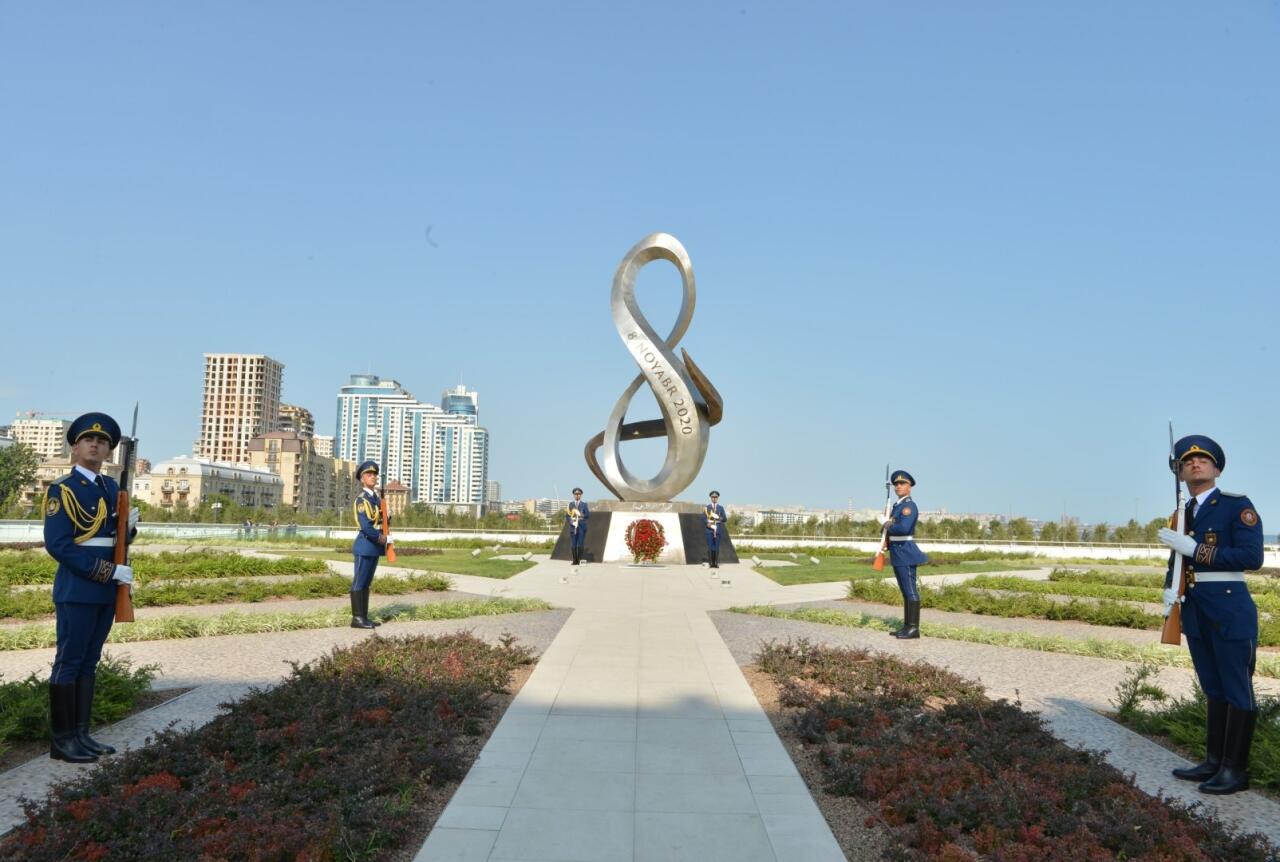 Bolqarıstan Milli Assambleyasının sədri Fəxri xiyabanı və Zəfər parkını ziyarət edib