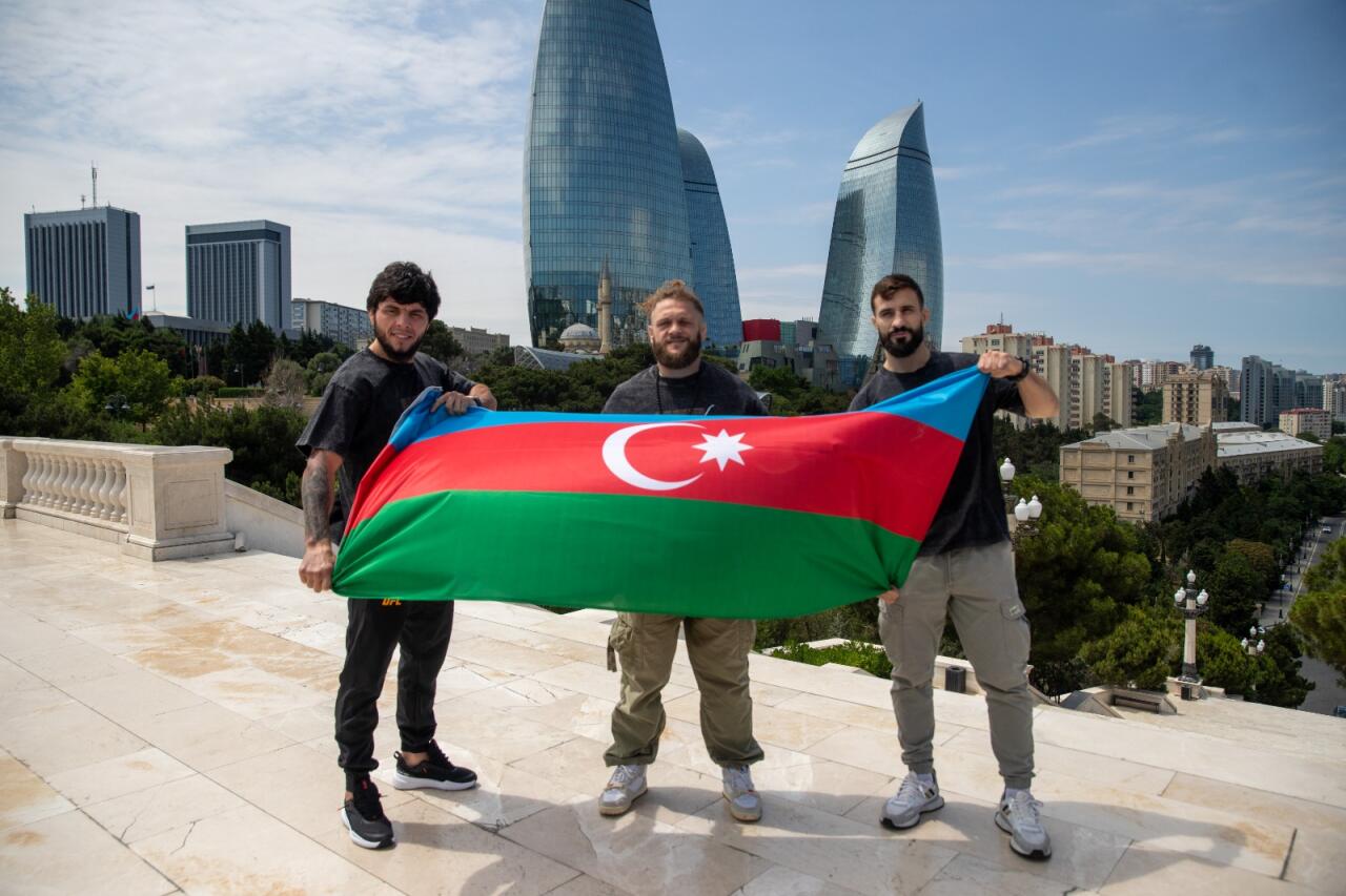 Бойцы UFC встретились лицом к лицу в Нагорном парке Баку