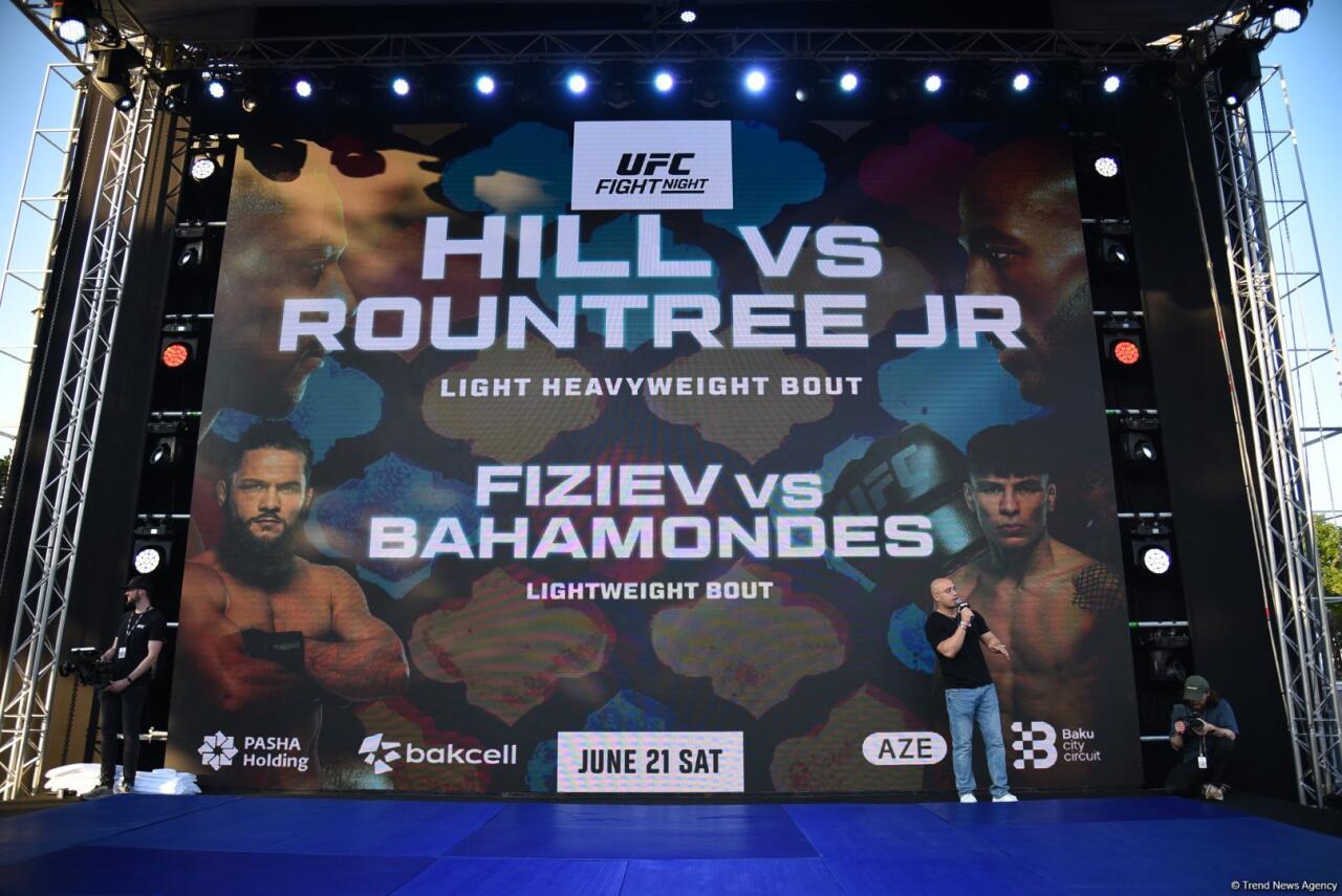 UFC на берегу Каспия: бойцы провели открытую тренировку в сердце Баку