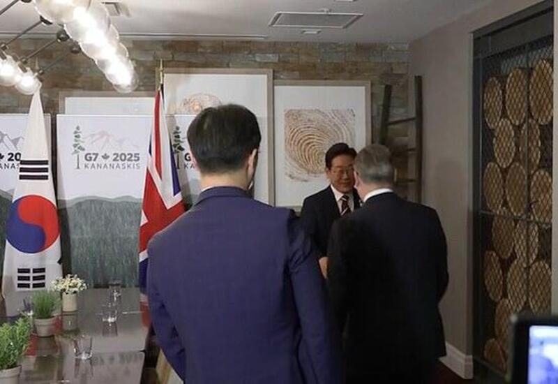 Mühüm görüşdə prezidentlə tərcüməçisini səhv saldı