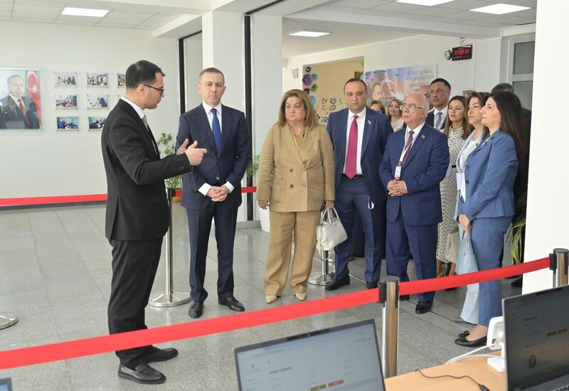 Millət vəkilləri sertifikatlaşdırma imtahanını izləyiblər