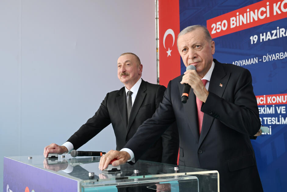 Prezident İlham Əliyev və Prezident Rəcəb Tayyib Ərdoğan Kahramanmaraşda “Azərbaycan” məhəlləsinin açılış mərasimində iştirak ediblər