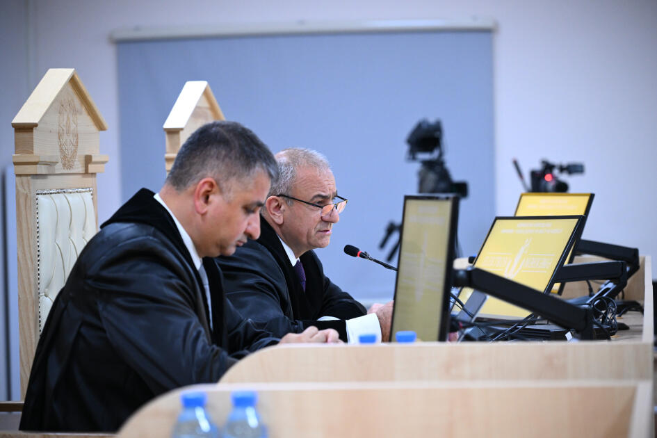 Vətən müharibəsində Ermənistan silahlı qüvvələrinin Azərbaycanın mülki infrastrukturuna ziyan vurması ilə bağlı sənədlər məhkəmədə tədqiq olunub