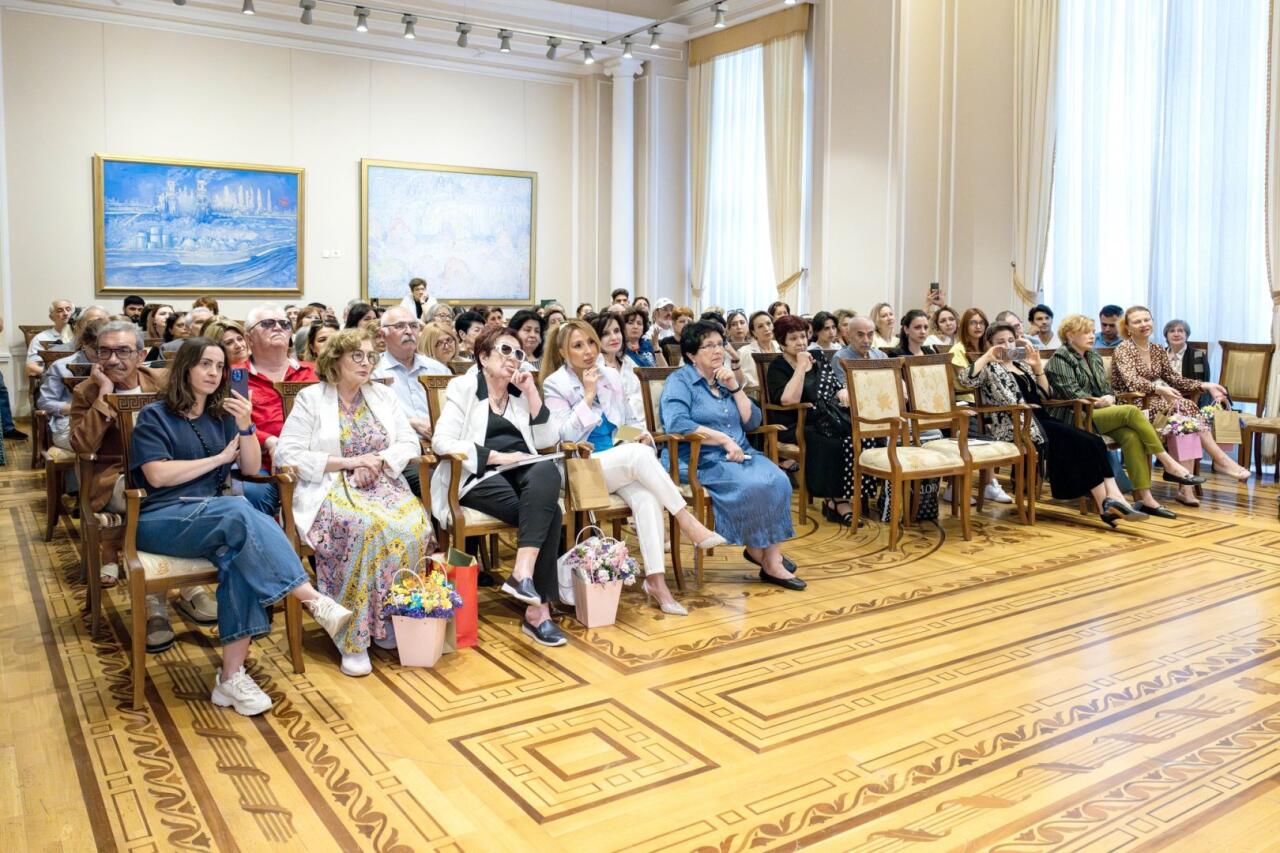 В Баку состоялся праздник музыки и театра к 100-летию Леди Гю