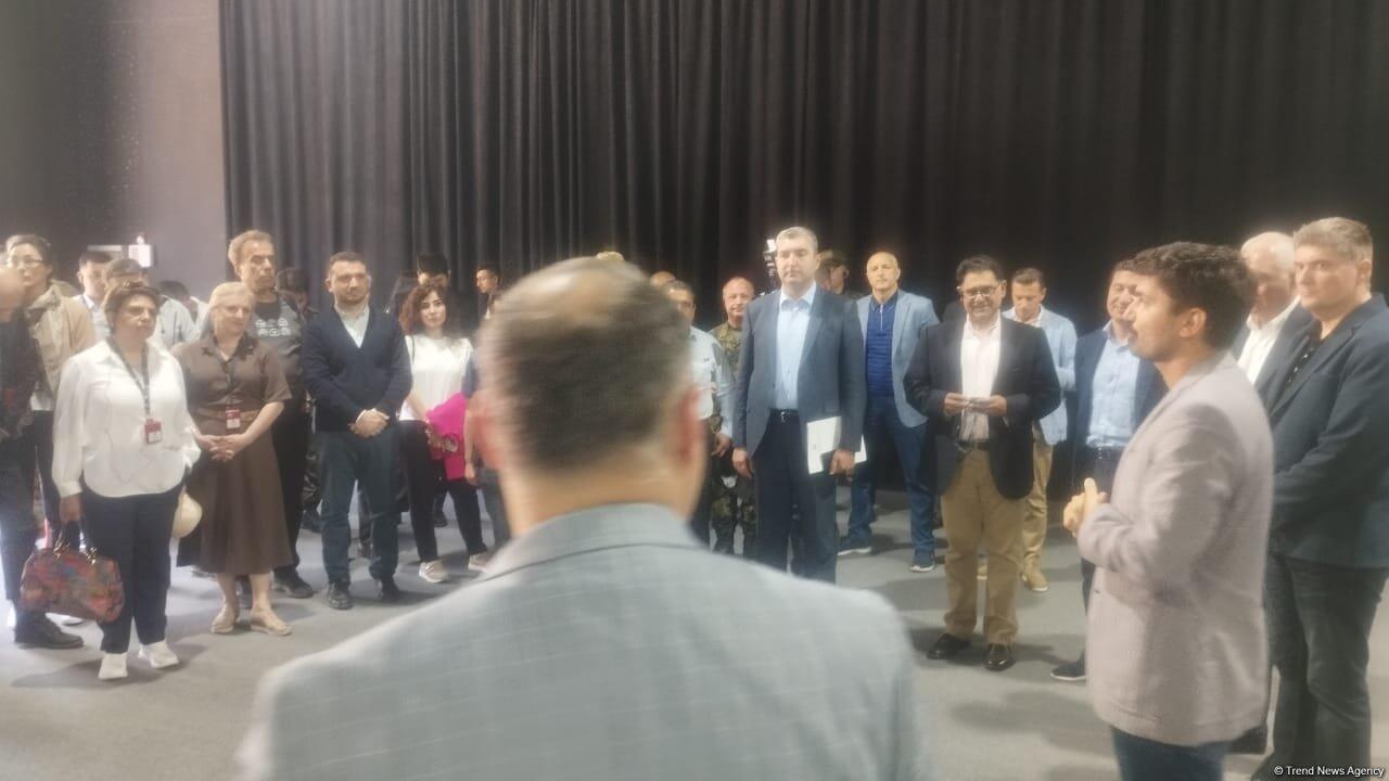 Иностранные дипломаты посетили галерею Yurd в Лачине