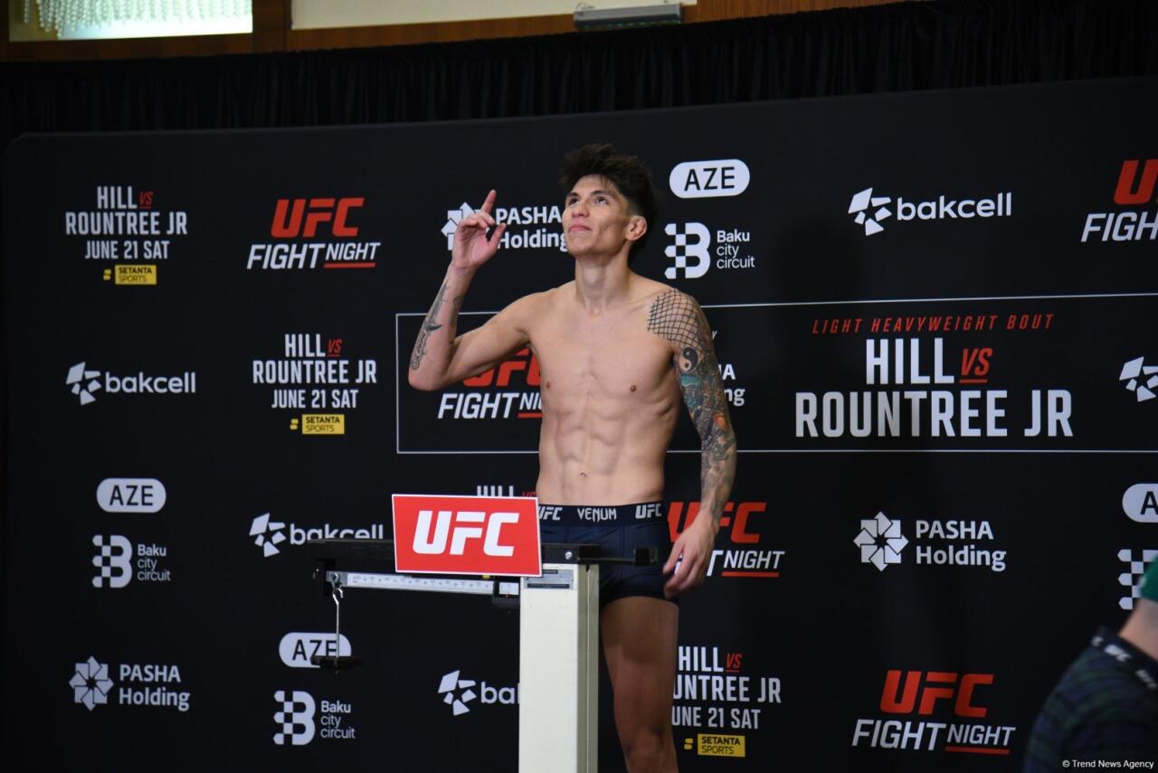 Bakıda "UFC Fight Night" iştirakçılarının rəsmi çəki mərasimi keçirilib