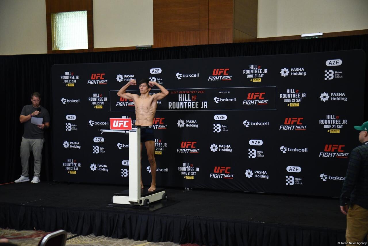 Bakıda "UFC Fight Night" iştirakçılarının rəsmi çəki mərasimi keçirilib