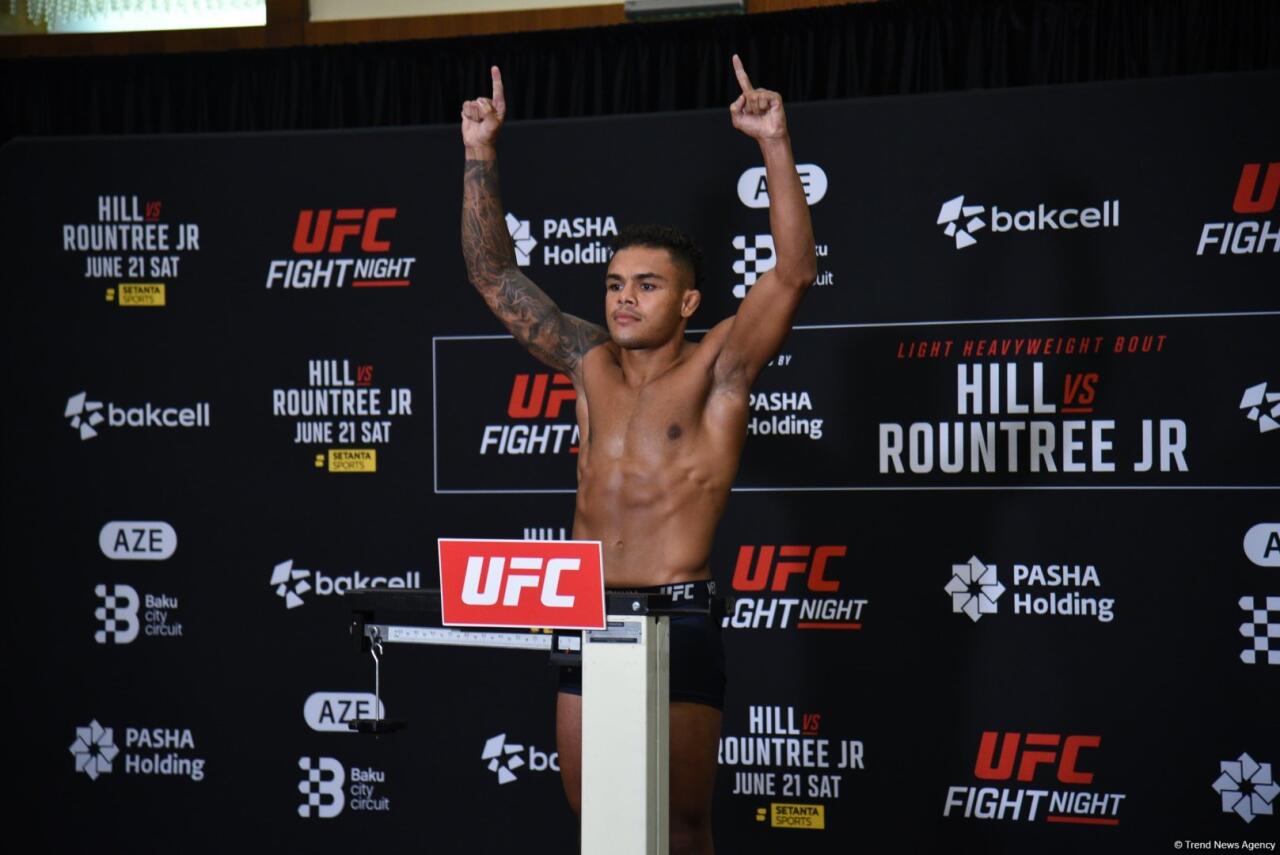 Bakıda "UFC Fight Night" iştirakçılarının rəsmi çəki mərasimi keçirilib