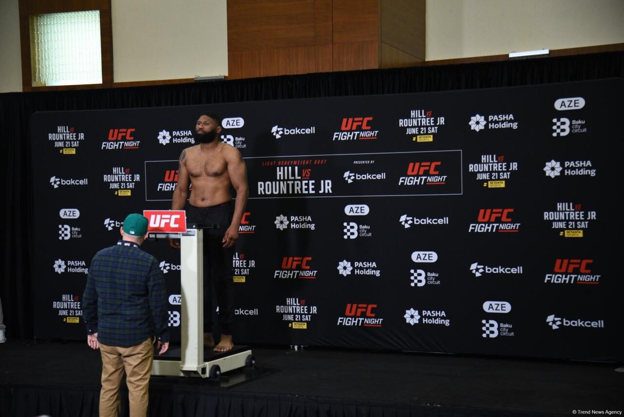 Bakıda "UFC Fight Night" iştirakçılarının rəsmi çəki mərasimi keçirilib