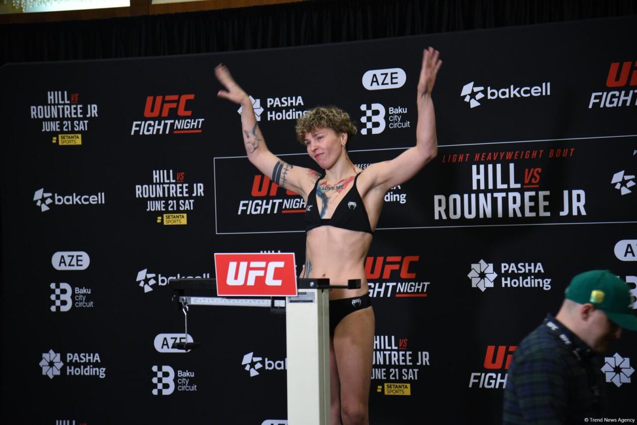 Bakıda "UFC Fight Night" iştirakçılarının rəsmi çəki mərasimi keçirilib
