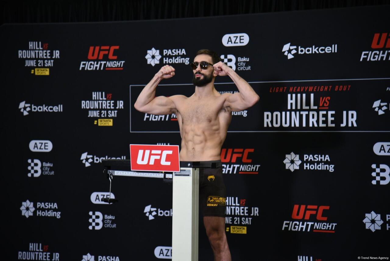 Bakıda "UFC Fight Night" iştirakçılarının rəsmi çəki mərasimi keçirilib