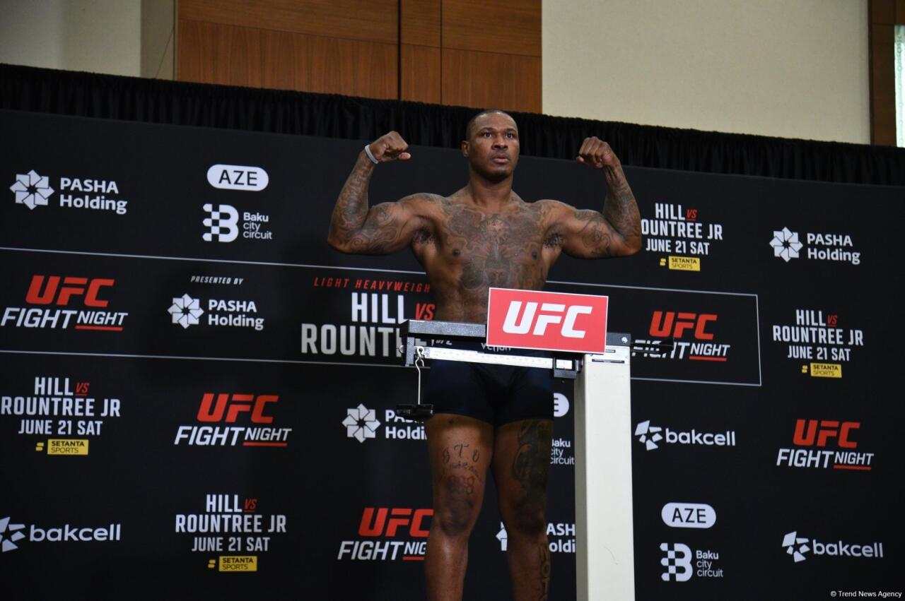 Bakıda "UFC Fight Night" iştirakçılarının rəsmi çəki mərasimi keçirilib