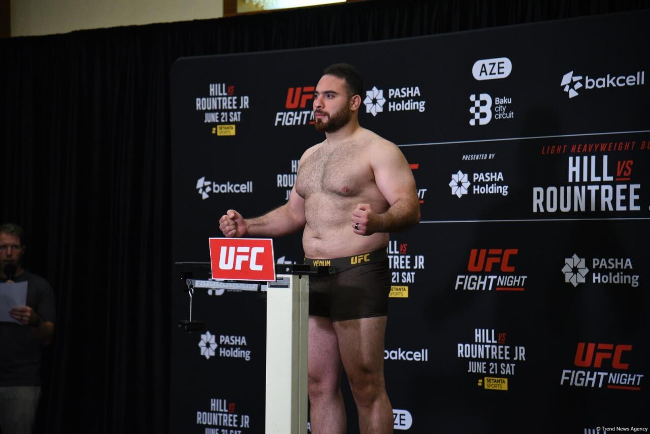 Bakıda "UFC Fight Night" iştirakçılarının rəsmi çəki mərasimi keçirilib