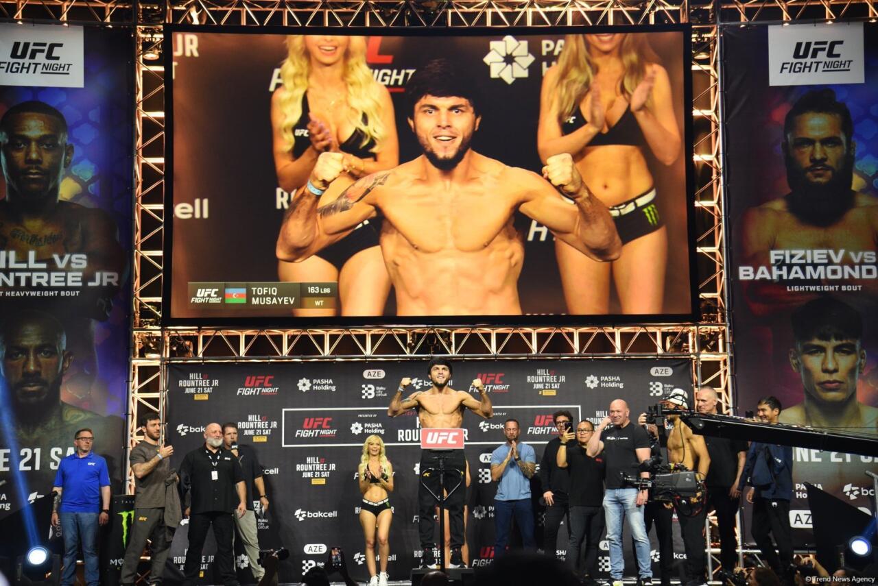 В Баку прошла торжественная церемония взвешивания бойцов UFC Fight Night