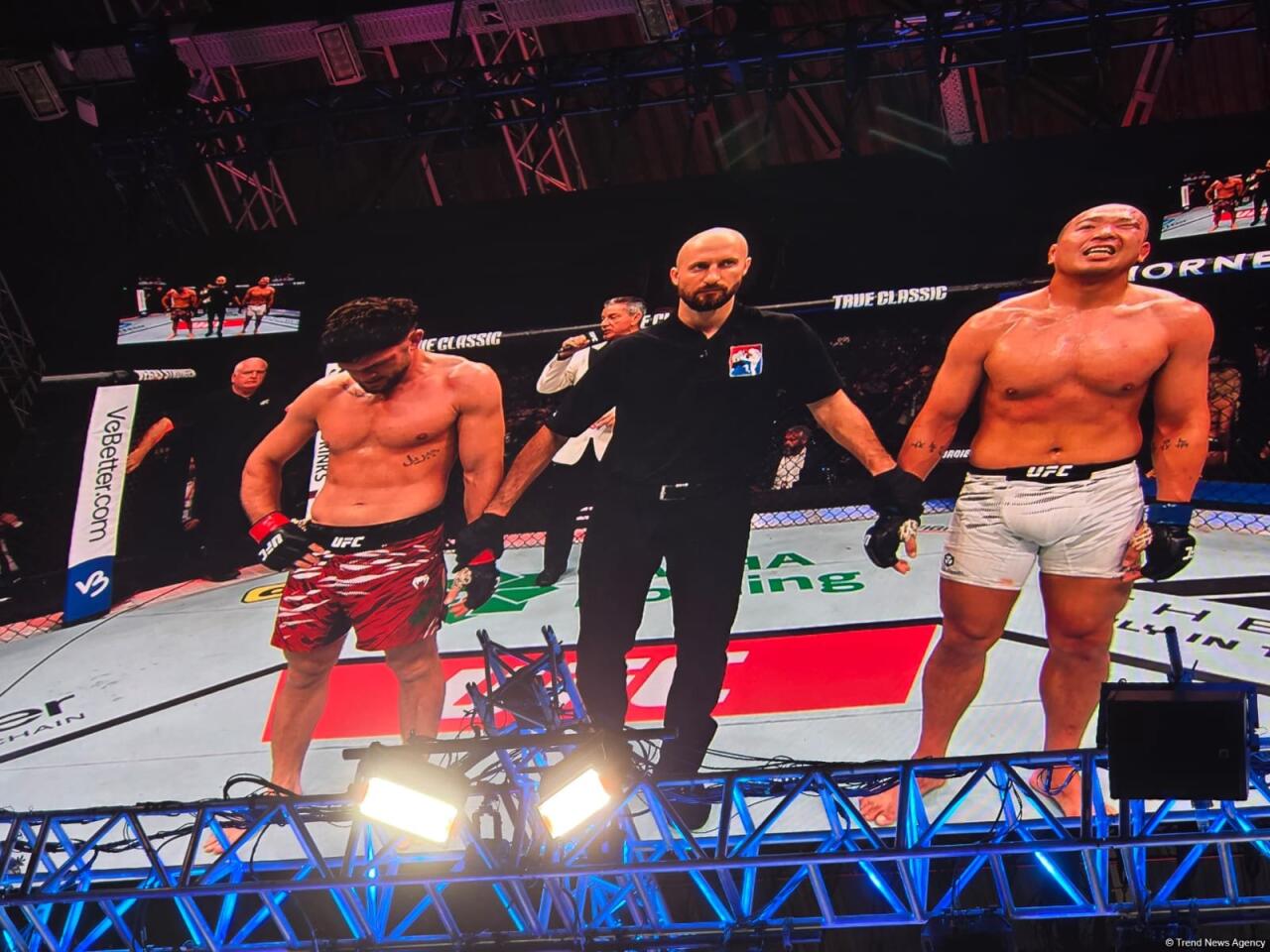 В Баку проходит турнир UFC Fight Night