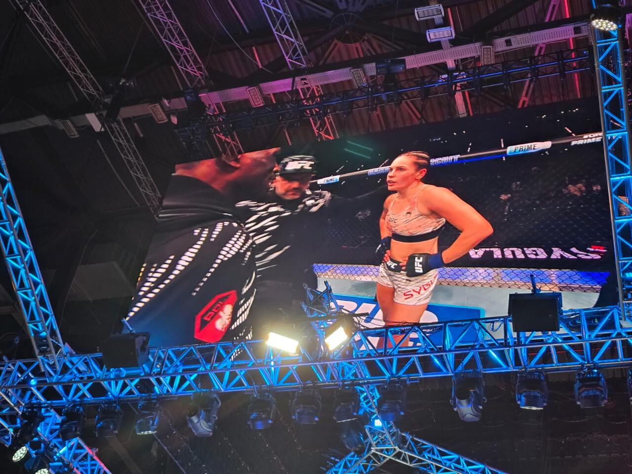 В Баку проходит турнир UFC Fight Night