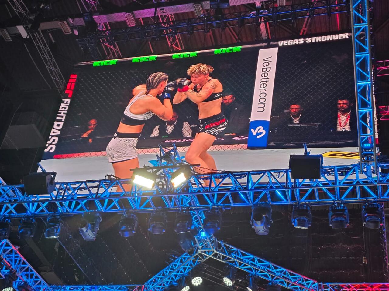 В Баку проходит турнир UFC Fight Night